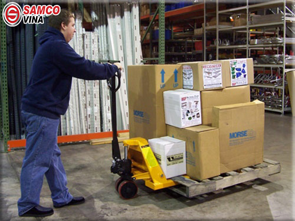lưu ý sử dụng xe nâng tay thấp