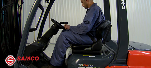 Kiểm tra tay lái xe nâng