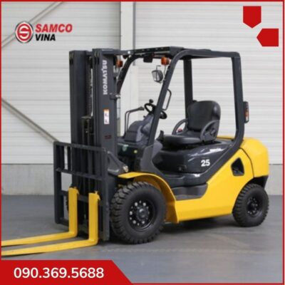 Xe nâng dầu Komatsu 2.5 tấn FD25T-17