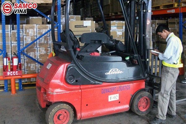 kiểm tra bên ngoài xe