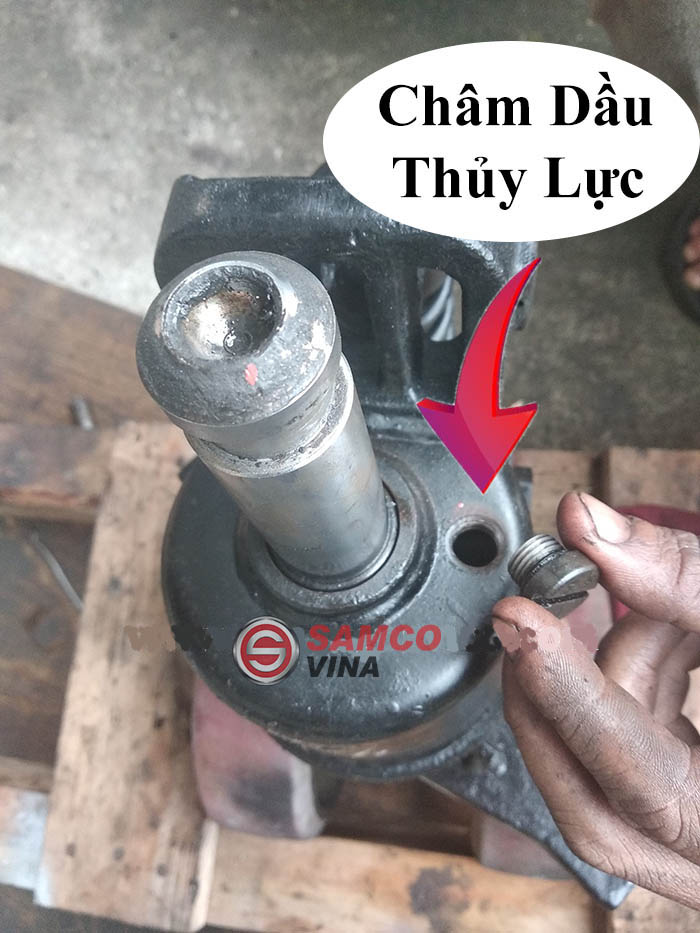 Hướng dẫn cách sửa xe nâng tay chi tiết