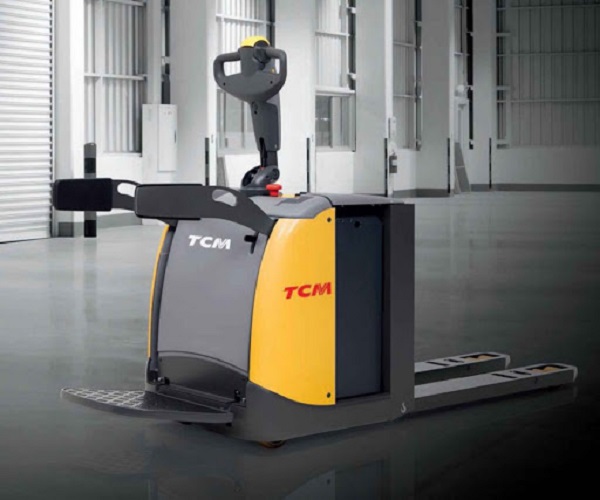 Xe nâng điện TCM Pallet Truck thuận tiện trong việc sử dụng pallet