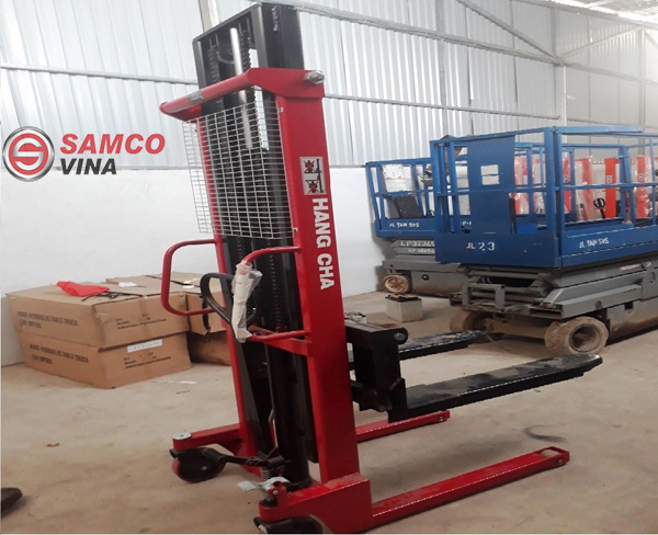 Xe nâng tay cao 3m được thiết kế cứng cáp, có khả năng chịu nhiệt tốt