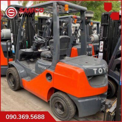 Xe nâng dầu cũ Toyota 3 tấn 8FDU30