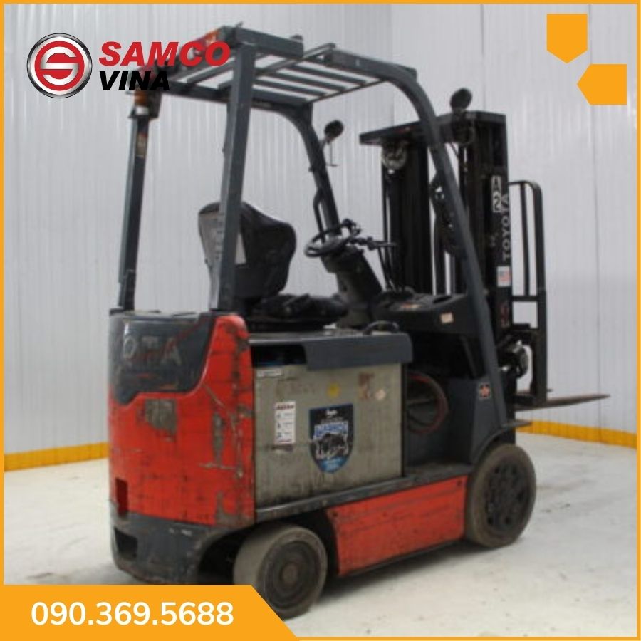 Xe nâng điện ngồi lái cũ Toyota 2.5 tấn