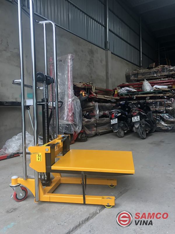Xe nâng tay cao được thiết kế nhỏ gọn, bắt mắt