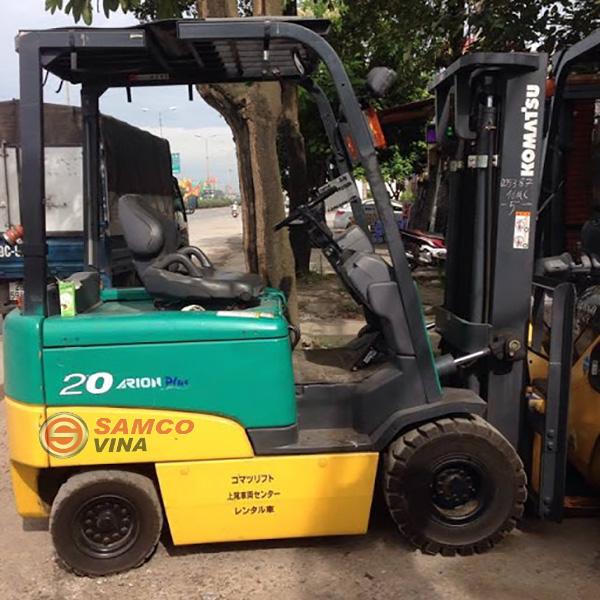 Xe nâng Komatsu 2 tấn