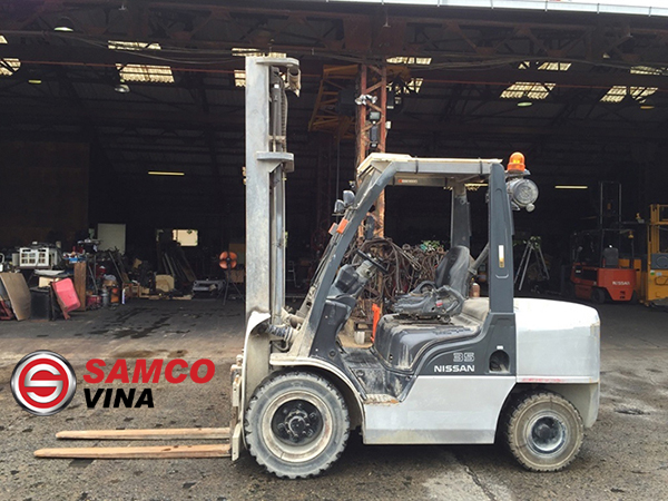 Xe nâng cũ giá rẻ, bên bỉ, vận hành dễ dàng