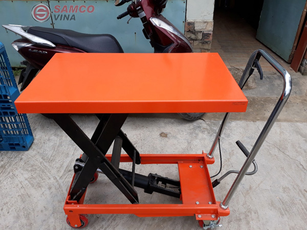 Mẫu xe nâng mặt bàn
