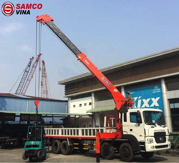 Cần trục tự hành: là nhóm các loại cần trục tự di chuyển ngang trên mặt đất