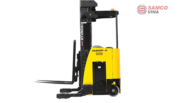 Xe nâng điện Hyundai đứng lái phổ biến trên thị trường