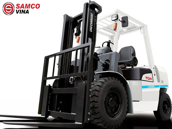 xe nâng TCM