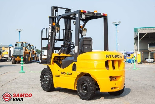 Xe nâng dầu Hyundai Hàn Quốc hoạt động mạnh mẽ