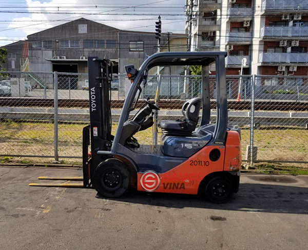 xe nâng dầu toyota 1.5 tấn