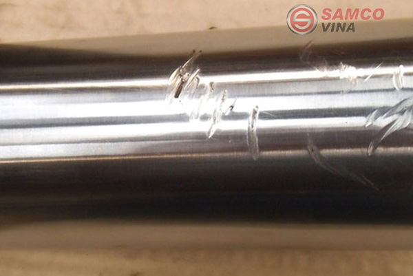 Kiểm tra Xy lanh thủy lực bị trầy xước