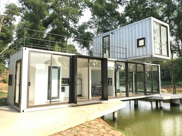 Container văn phòng ghép sẽ giúp bạn thoải mái thiết kế văn phòng mà không lo về diện tích
