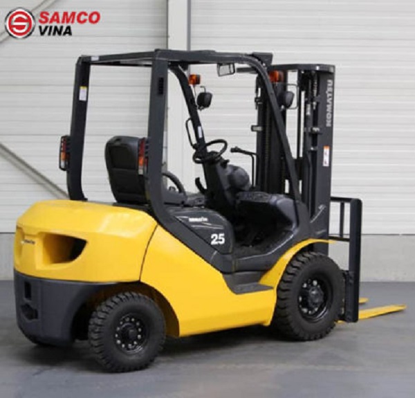 Xe nâng dầu Xe nâng dầu Komatsu 2.5 tấn FD25T-17
