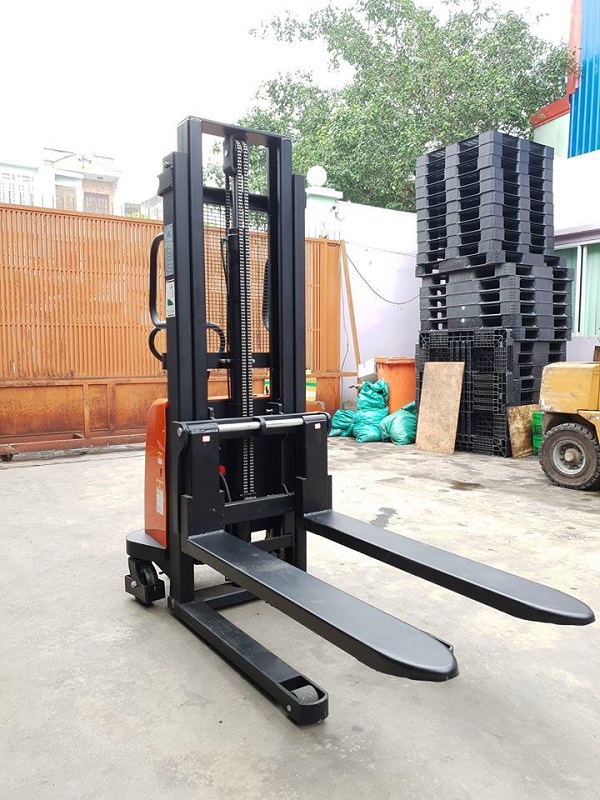 Đơn vị cung cấp xe nâng bán tự động giá rẻ chính hãng - SAMCO VINA